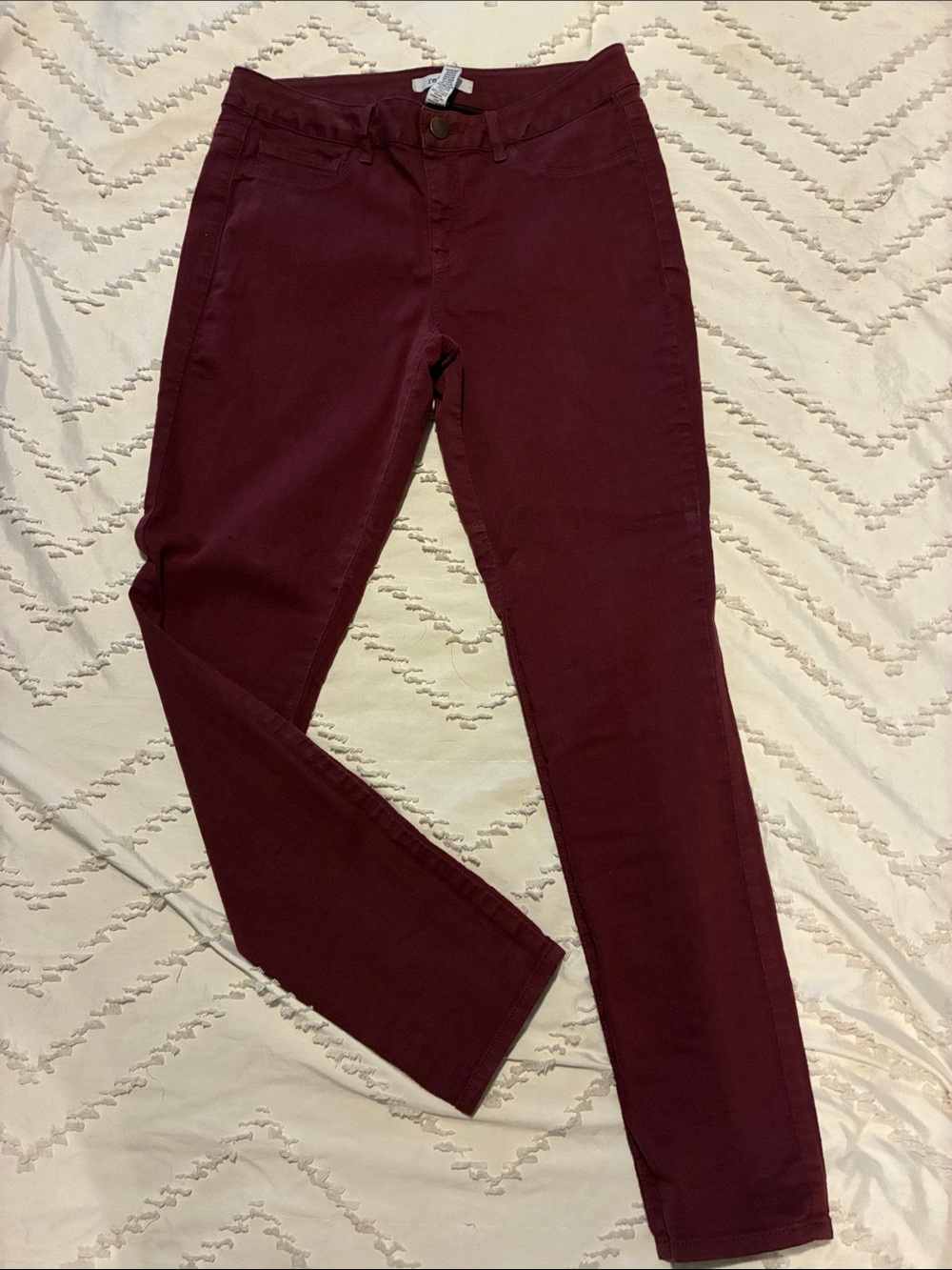 refuge Women's Skinny Jeans in Burgundy
